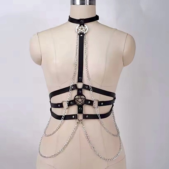 Faux leather pentagram body chain harness - Picture 16 of 16